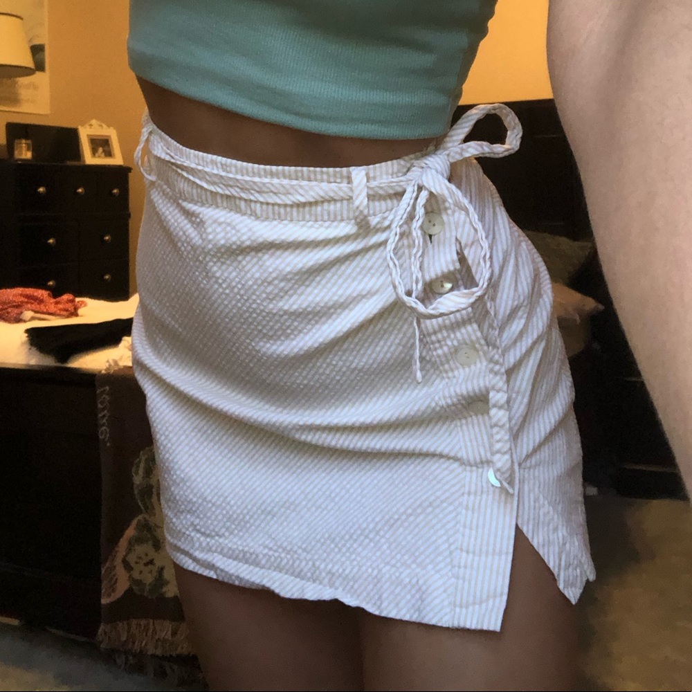 Vineyard Vines seersucker skirt
